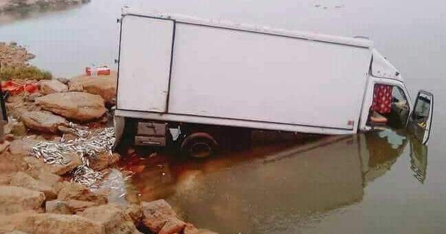 إنحراف شاحنة	محملة بالسمك بمصب وادي أشبيكة.