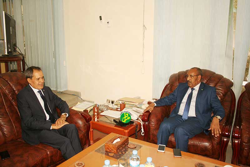 مباحثات بين وزير الداخلية الموريتاني والسفير المغربي.