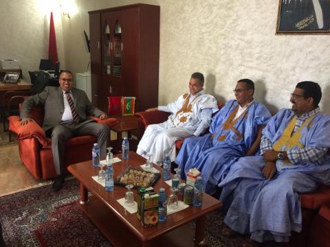 عمدة نواذيبو المناصر للبوليساريو في زيارة  مجاملة للقنصلية العامة المغربية.