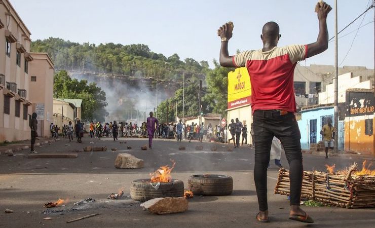 مالي…قتيل في أعمال شغب ومطالب باستقالة “الرئيس”