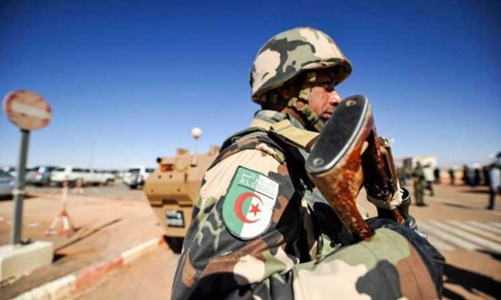 الجيش الجزائري يعتقل أربعة صحراويين