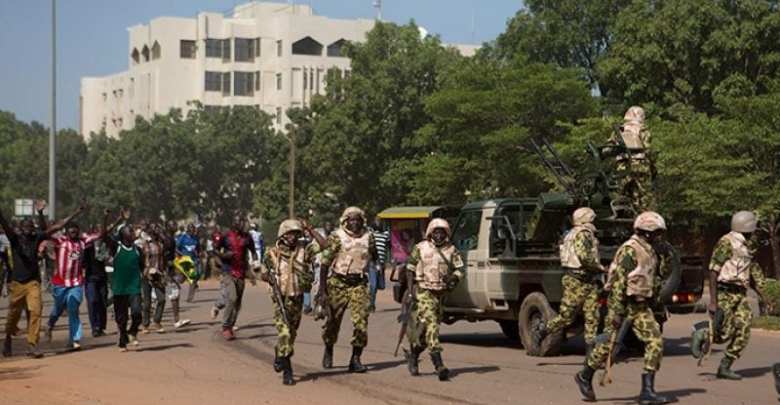 حظر للتجول ليلا بوركينا فاسو وإغلاق للمدارس وقطع الانترنت